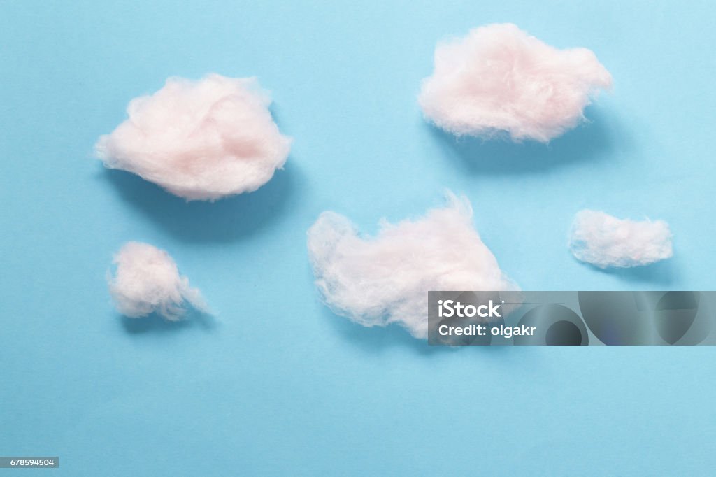 Süße rosa Zuckerwatte in einem Waffelhörnchen - Lizenzfrei Wolke Stock-Foto