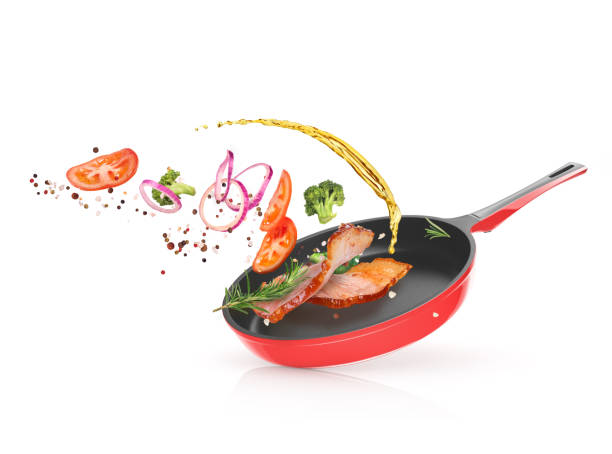フライパンで野菜と肉 - chef cooking food pan ストックフォトと画像
