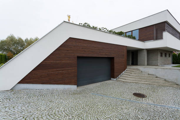 istock Exterior of a modern house 678674966