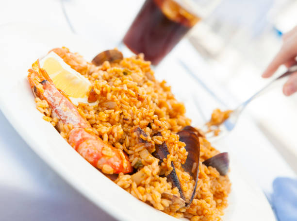 istock Paella with shrimps and mussels - Sitges 678730634