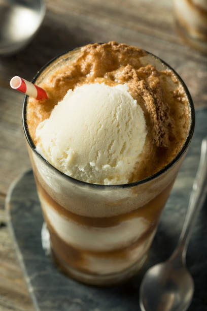 istock Homemade Soda Black Cow Ice Cream Float 678839324