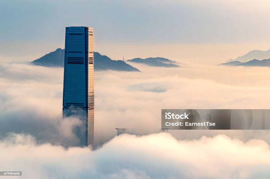 Ville dans les nuages - Photo de Nuage libre de droits