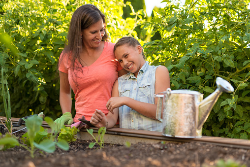 Mom and daughter build lifelong bond gardening together