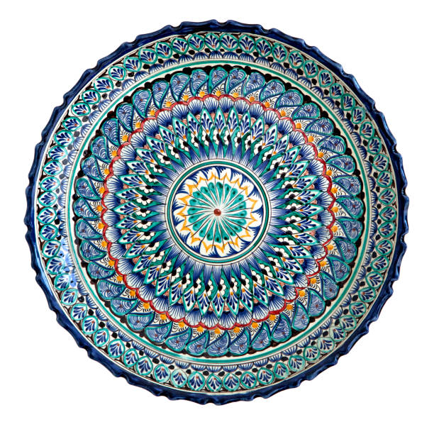 istock Plate with traditional uzbek ornament 679453456