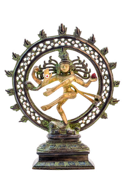 statua di shiva nataraja su sfondo bianco. - shiva hindu god statue dancing foto e immagini stock