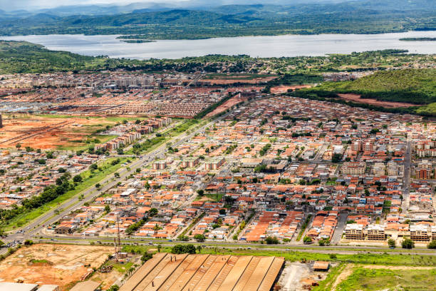 luftaufnahme des flusses caroni, venezuela und puerto ordaz stadt - orinoco river stock-fotos und bilder