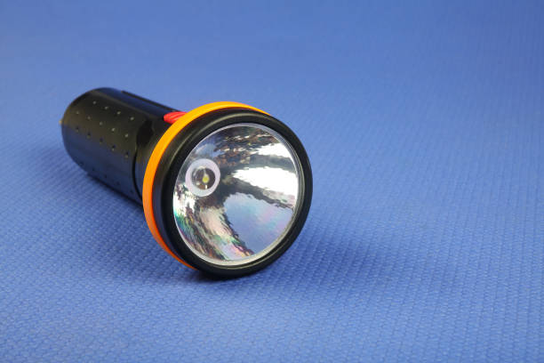 lampe torche de fait indien - battery light tube concepts photos et images de collection