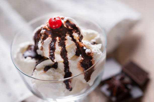 istock Ice cream sundae with cranberry 679550670