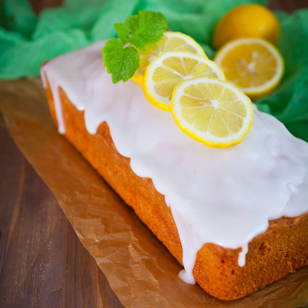 istock Fresh lemon pound cake with sweet lemon icing 679553304