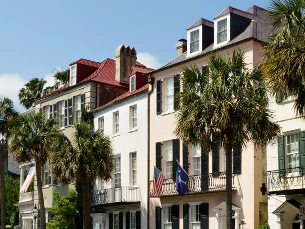 istock Rainbow Row, Charleston, South Carolina 679586234
