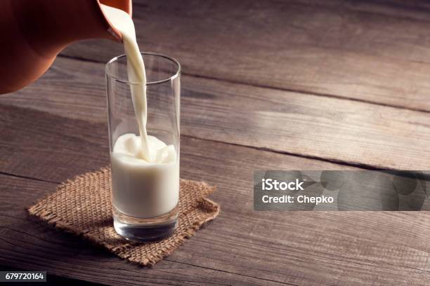 Glas Milch Stockfoto und mehr Bilder von Milch - Milch, Trinkglas, Trinken