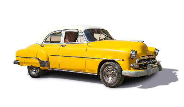 늙은 미국 자동차 에 흰색 배경 와 클리핑 경로 - cuba usa vintage car car 뉴스 사진 이미지