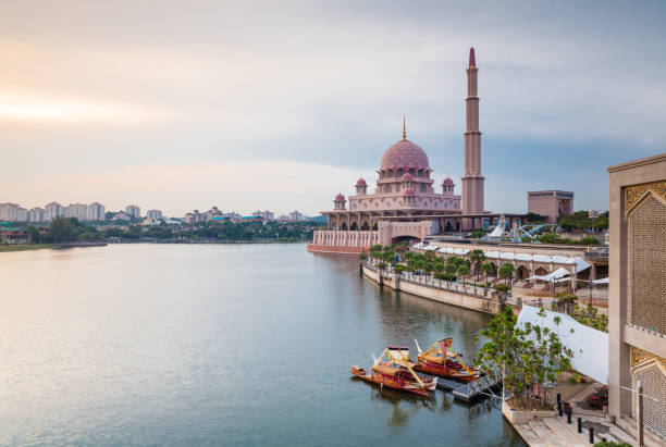 istock Pink mosque, Putrajaya, Malaysia 679842862