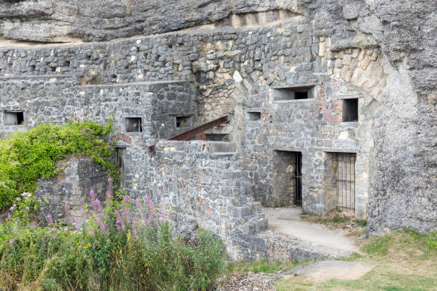 fortaleza militar douaumont perto de verdun, campo de batalha na 1ª guerra mundial - 1918 - fotografias e filmes do acervo