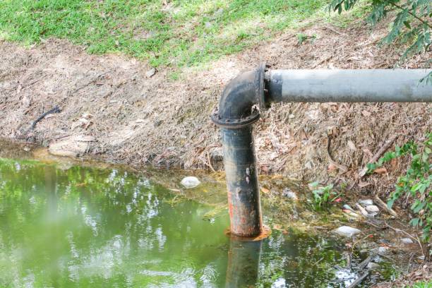 istock Water supply pipe in Canal 680021928