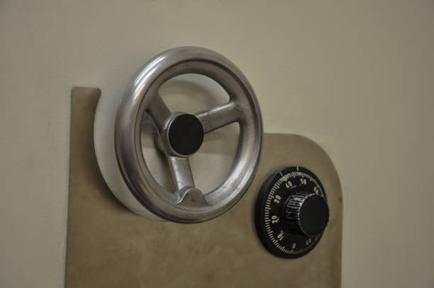 istock Entry panel on steel door to the treasury 680051030