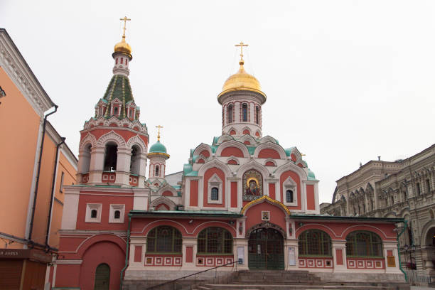 красивая православная церковь - russia church composition st petersburg стоковые фото и изображения