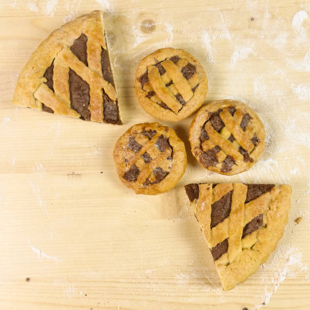 istock Tart with chocolate cream on wooden background - top view 680134288