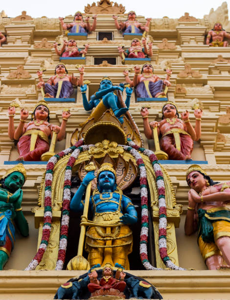 il dio indù krishna tempio a udupi, india - shiva hindu god statue dancing foto e immagini stock