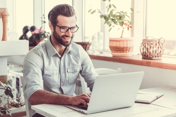 istock Businessman working in cafe 680226976