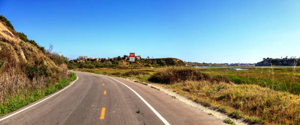 istock Newport Back Bay loop hiking trail 680232254