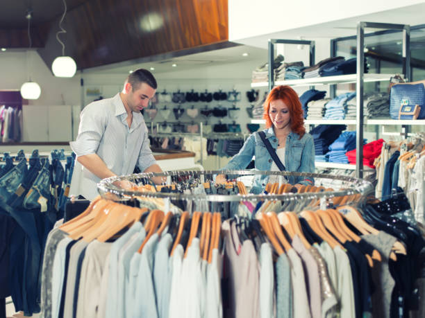 istock Couple Shopping Together 680280432