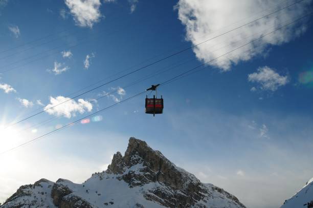 Cable car to the Lagazuoi, Dolomites, Veneto, Italy Cable car to the Lagazuoi, Dolomites, Veneto, Italy avezzano stock pictures, royalty-free photos & images