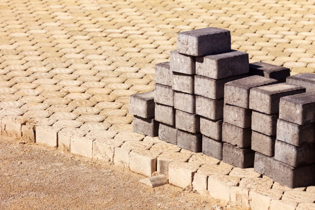 istock Laying paving slabs. Repair and construction of sidewalk 680506708