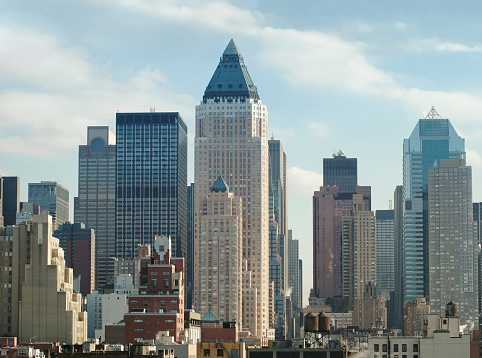 Vista inferior skyline de Manhatan en Nueva York, Estados Unidos photo