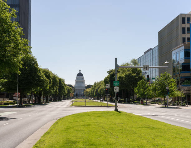 california state capitol em sacramento - building exterior sacramento county california state capitol building - fotografias e filmes do acervo