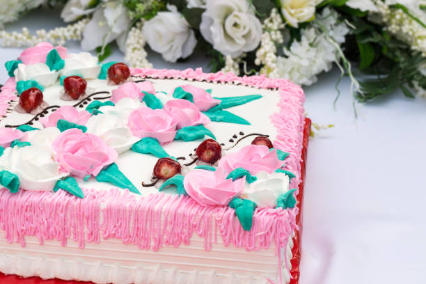 istock Engagement cake with flower decorations 680765836