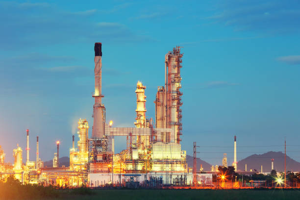 istock Oil refinery factory 680794578