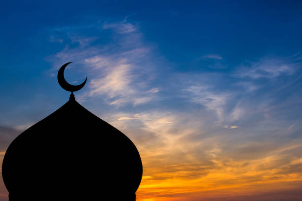istock Mosque dome silhouette  in Twilight time 680818624