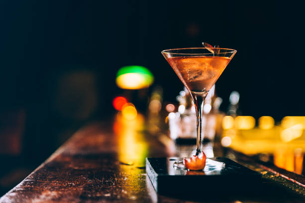 istock Cocktail drink on night club. 680865852