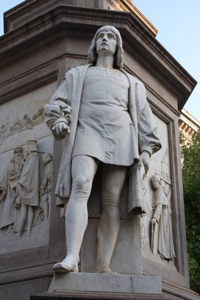 istock Statue of Leonardo Davinci in Piazza della Scala, Milan, Italy 680889518
