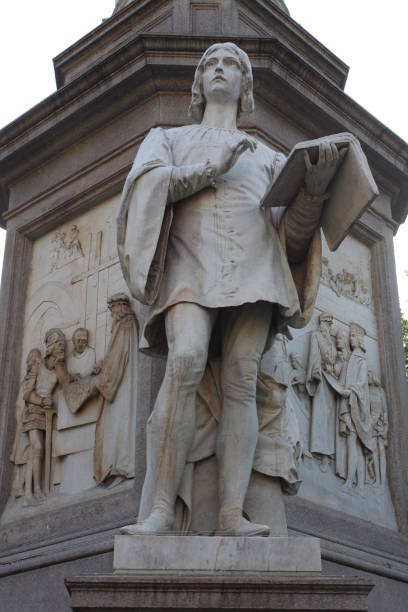 istock Statue of Leonardo Davinci in Piazza della Scala, Milan, Italy 680889520