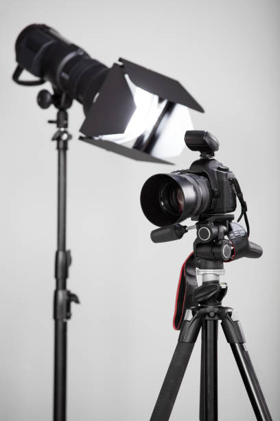 студия - film studio photo shoot flash camera flash стоковые фото и изображения