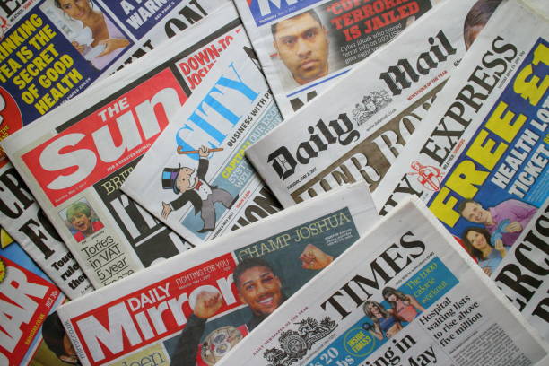 britische tageszeitungen - newspaper the media paper newspaper headline stock-fotos und bilder