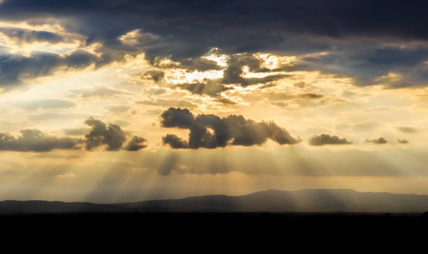 istock Rays of the setting sun over the Tuscan valley 681117130