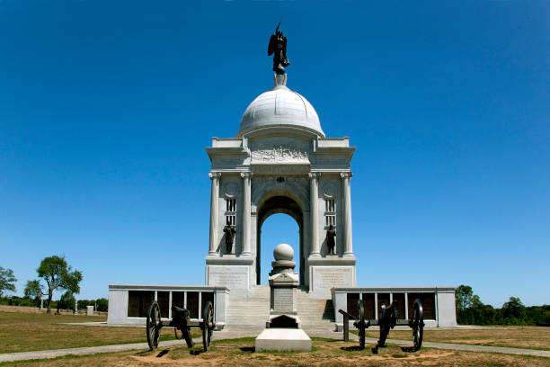 monumenti nel parco militare nazionale di gettysburg - gettysburg national military park foto e immagini stock