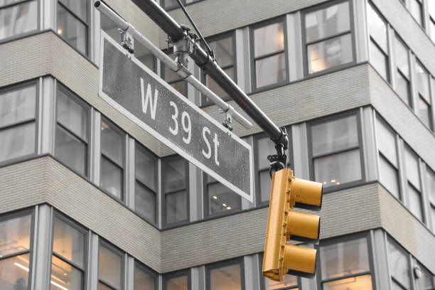 istock yellow traffic light, New York, black and white 681250020