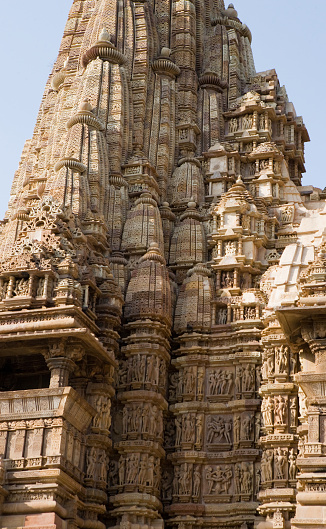 Un fragmento del templo indio de Khajuraho. photo