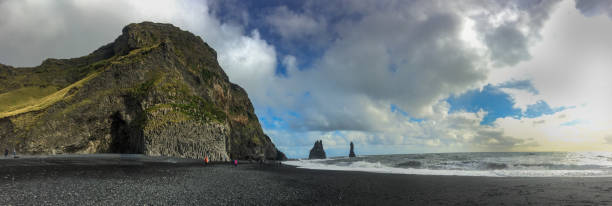 istock Awesome cliff at the beach in Iceland. 681433372