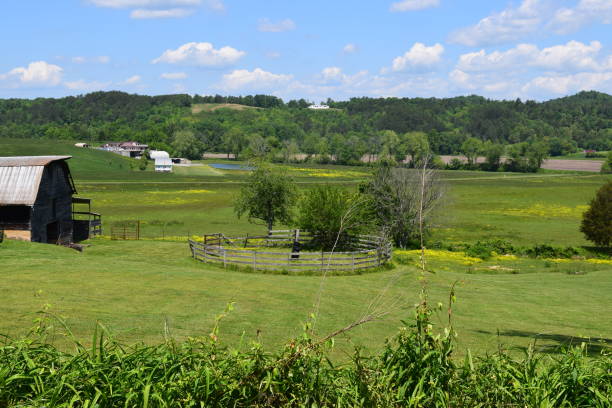 istock Western NC farm with barn 681514232