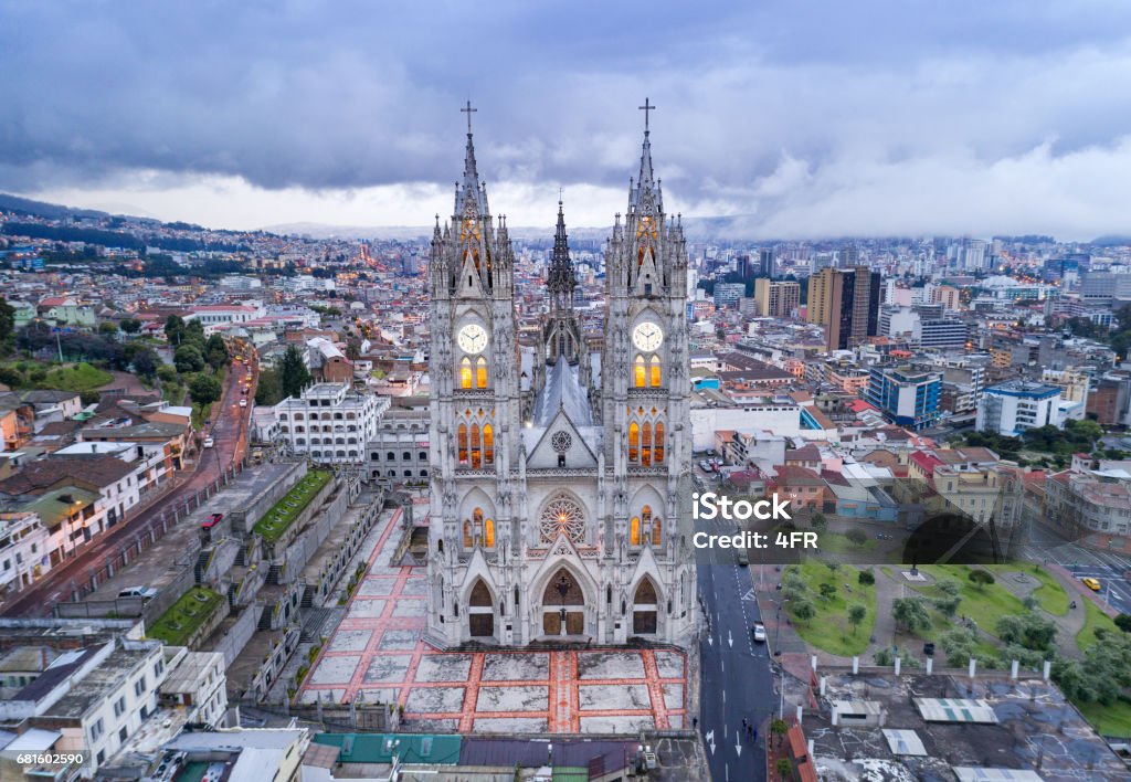 Basílica del Voto Nacional, Quito, Ecuador - Foto de stock de Ecuador libre de derechos