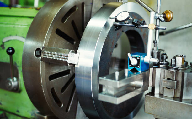 istock Cnc metal milling lathe machine in metal industry 681733500