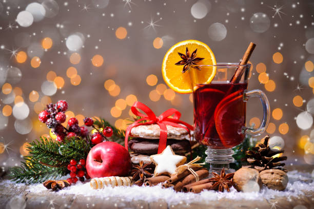 Christmas mulled wine Christmas mulled wine with oranges and spices mulled wine photos stock pictures, royalty-free photos & images