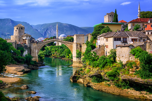 Viejo puente Stari Most en Mostar, Bosnia y Herzegovina photo