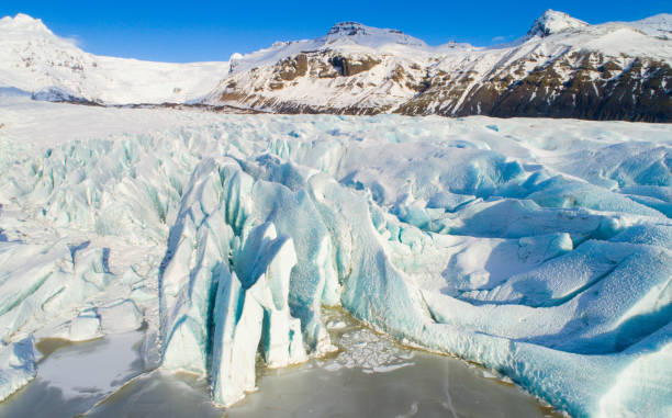 gletscher アイスランド - ice arctic crevasse glacier ストックフォトと画像