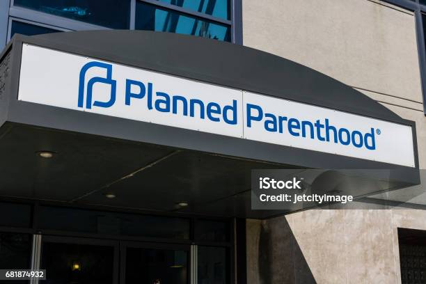 Indianapolis Circa April 2017 Planned Parenthood Location Planned Parenthood Provides Reproductive Health Services In The Us Iv Stock Photo - Download Image Now